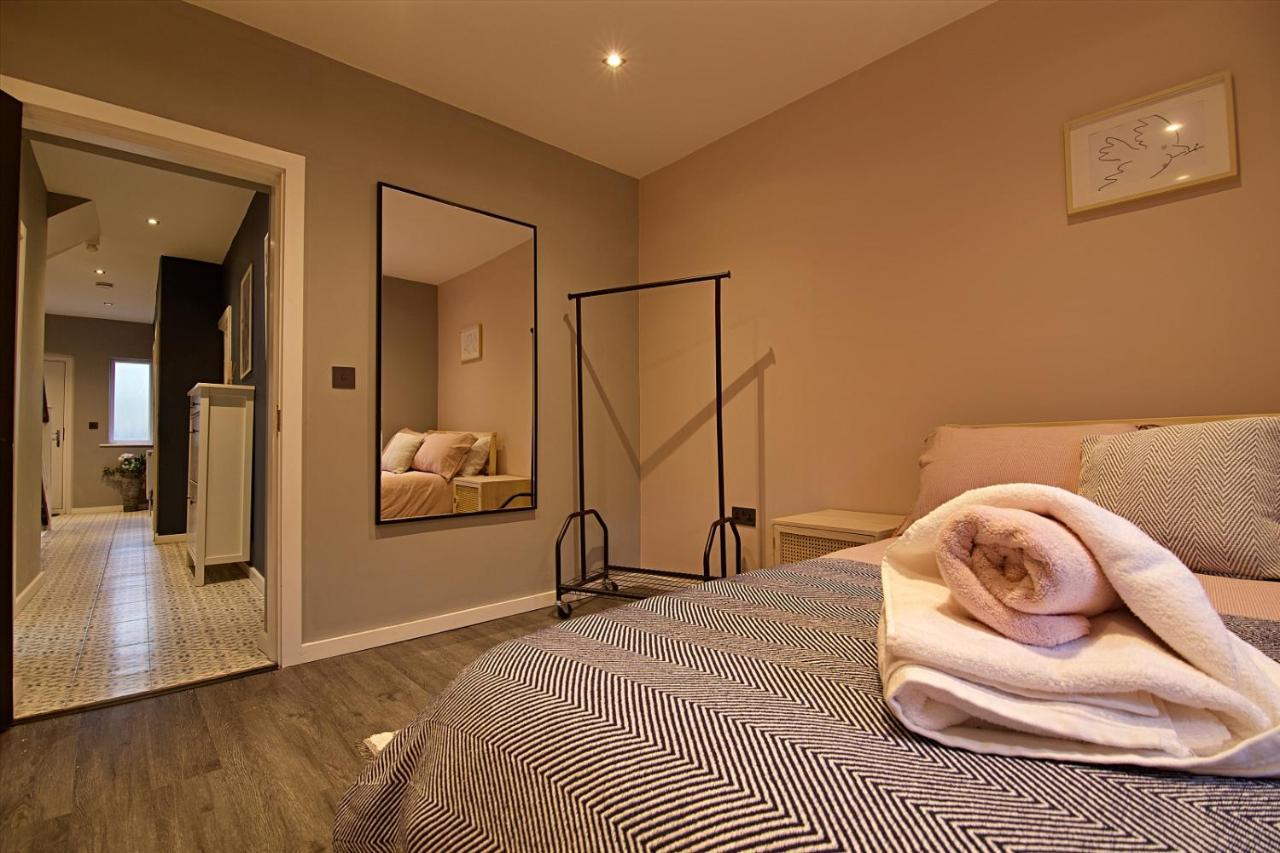 Scotforth Road- Boutique Rooms In Lancaster City Townhouse Exterior photo
