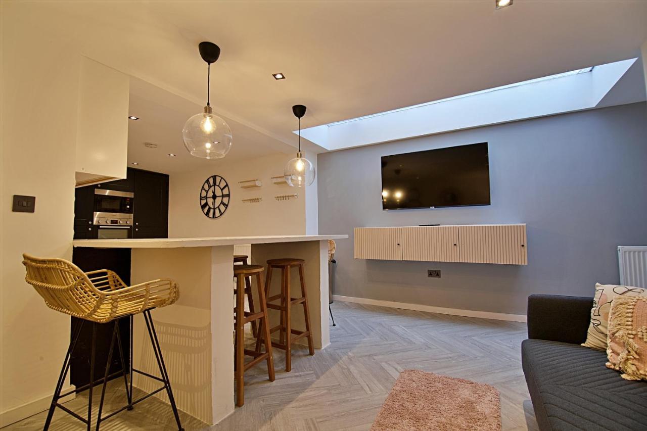 Scotforth Road- Boutique Rooms In Lancaster City Townhouse Exterior photo